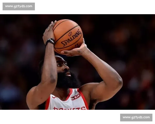 转髋投篮：突破瞬间的防守定格术