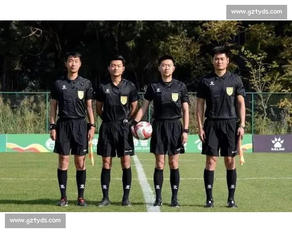 苏超铁哨柔情:高颜值裁判陆爽的微笑执法哲学